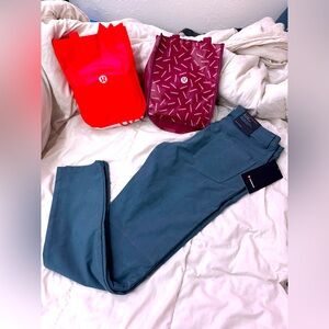 Lululemon on ABC men’s pants NWT!! Size 33 by 34 L